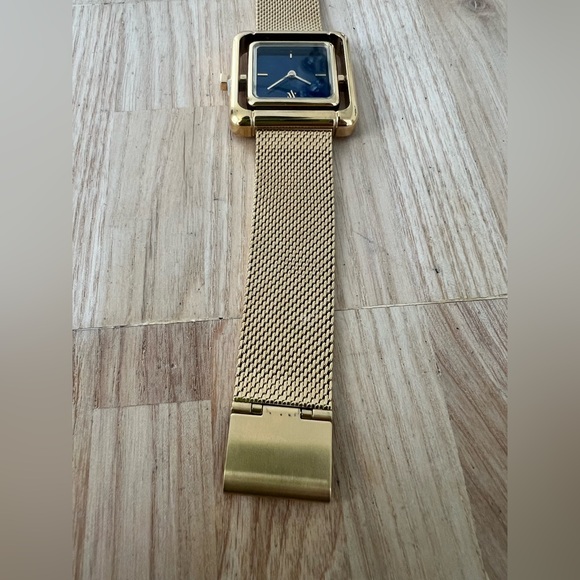 Vanna umbra ladies square royal blue gold tone dress watch NEW BATTERY main image 6